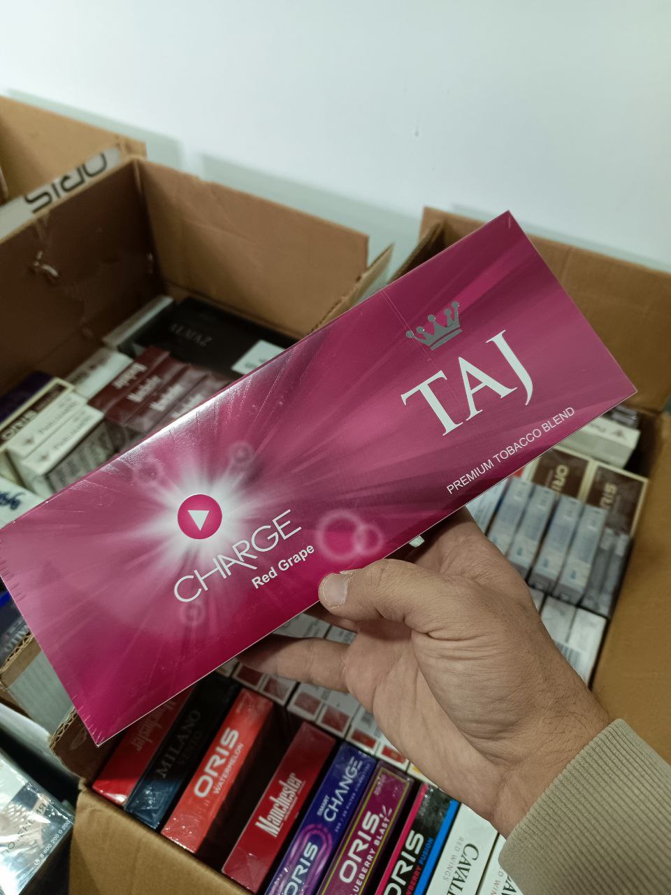 Taj Red Grape Superslims (виноград, кнопка)